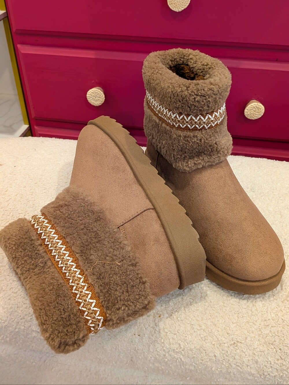 YOKI Sherpa Cozt Ankle Boots - Brown NWOT